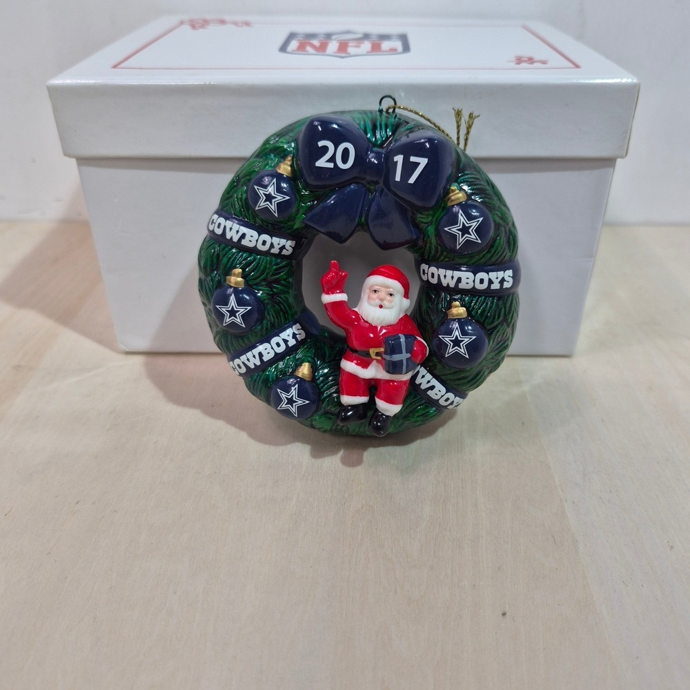 Dallas Cowboys 2017 Christmas Wreath Ornament NFL Santa Holiday Collectible